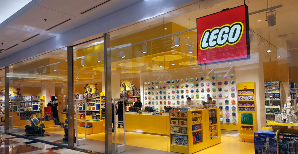 Brickfinder - USA LEGO Brand Stores Are Re-Opening