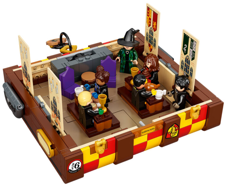 Brickfinder - LEGO-Harry-Potter-Hogwarts-Magical-Trunk-76399—05